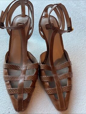 Louise et Cie Brown Strappy T‑Bar Sandals